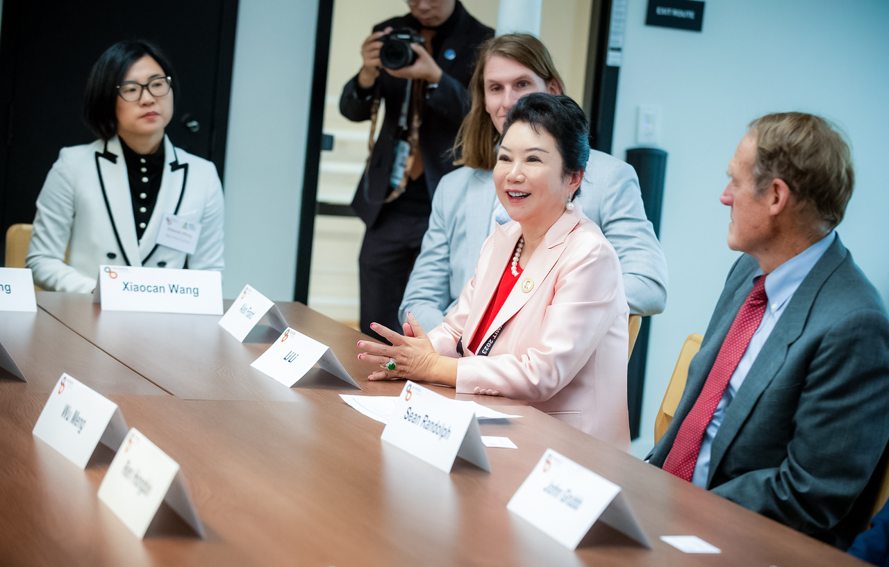 非凡国际董事局李俐参加贸促会活动